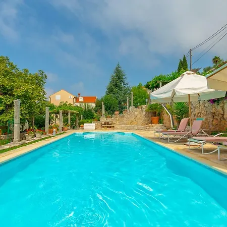 Allure Gardens Appartement *