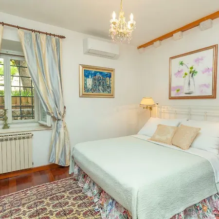 Allure Gardens شقة
