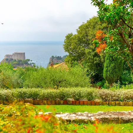 شقة Allure Gardens *