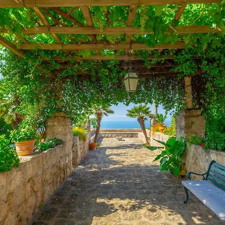 Allure Gardens Appartamento